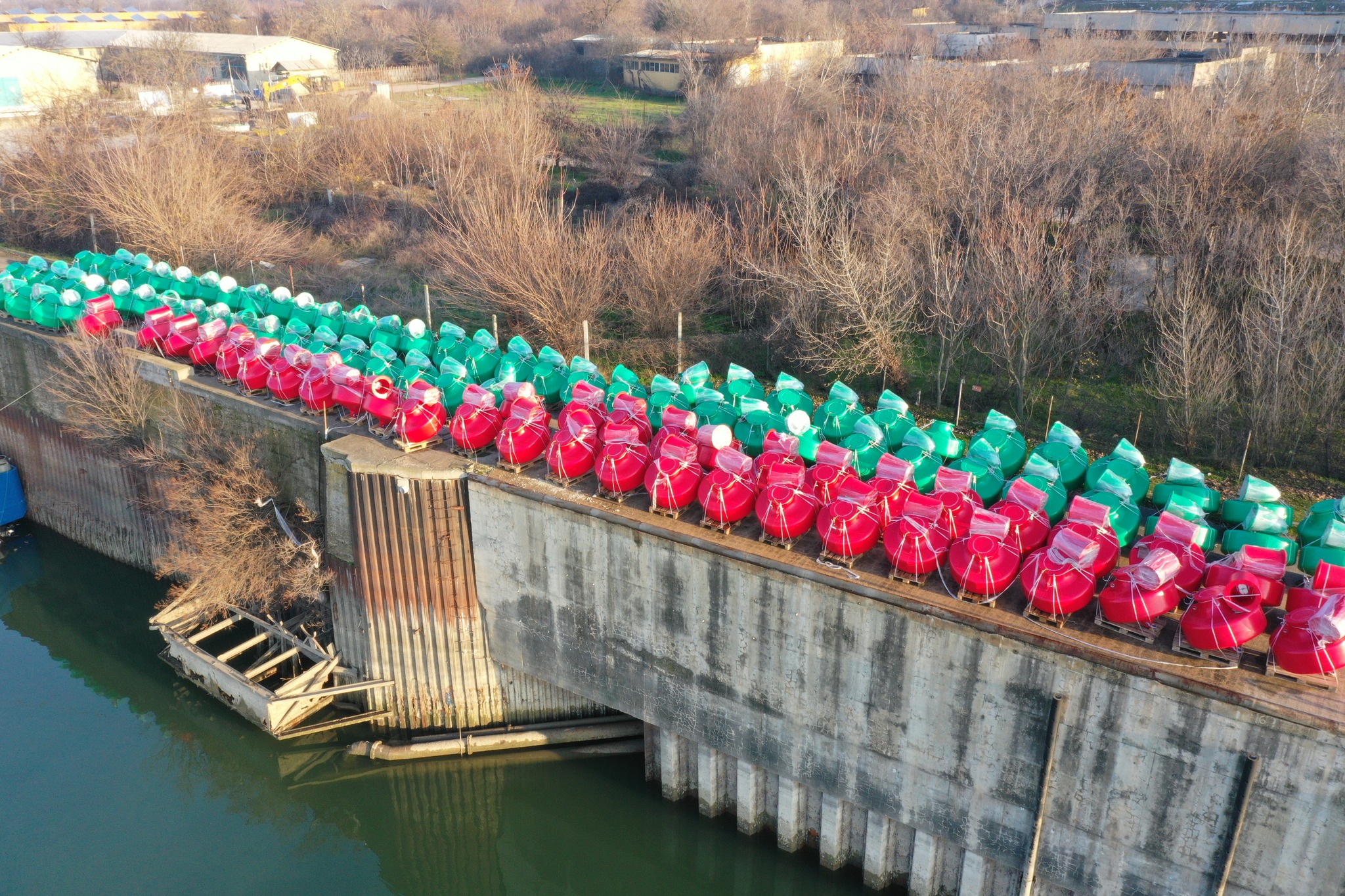 МААПД посилює навігаційну безпеку на Дунаї за рахунок нових плавучих знаків з АІС