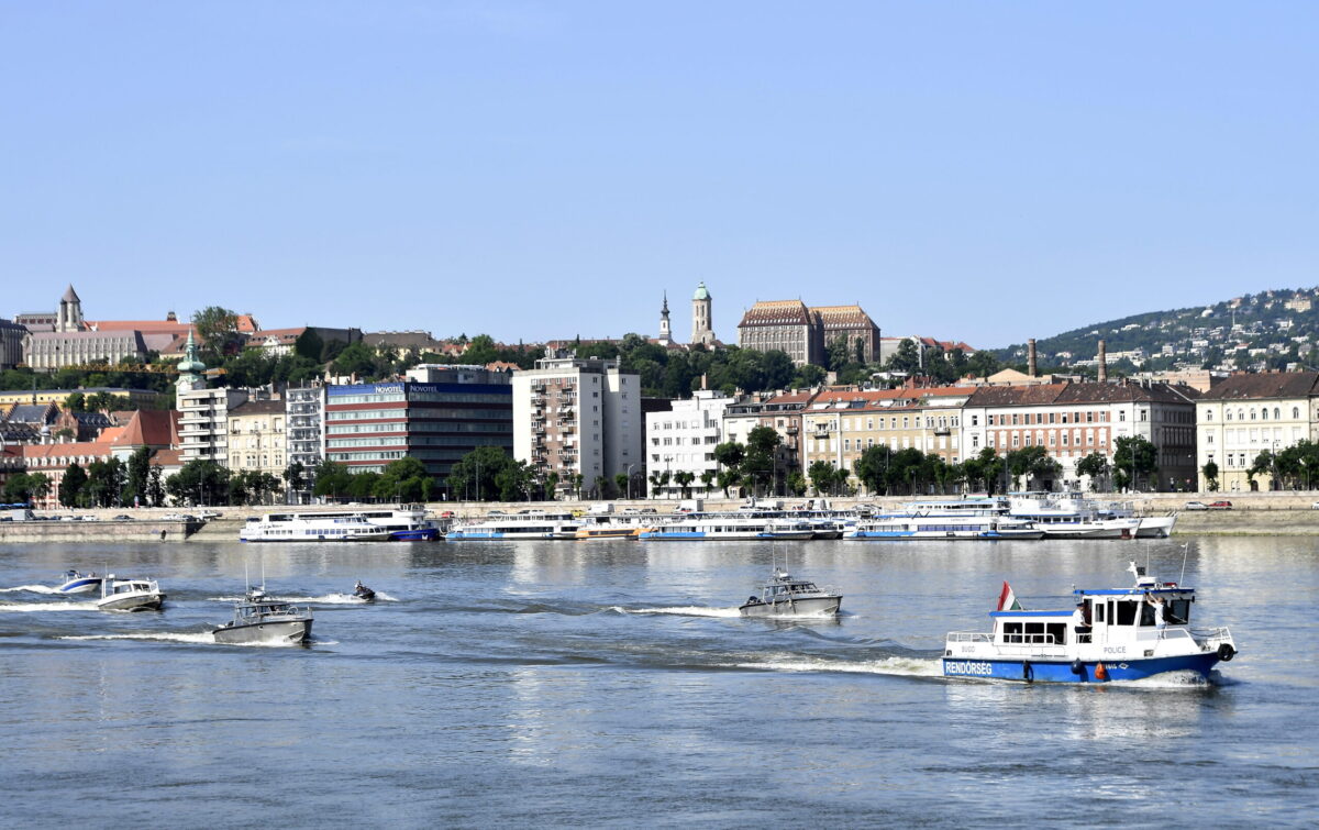 Поліція Будапешта оновлює дунайський флот новим високотехнологічним патрульним катером