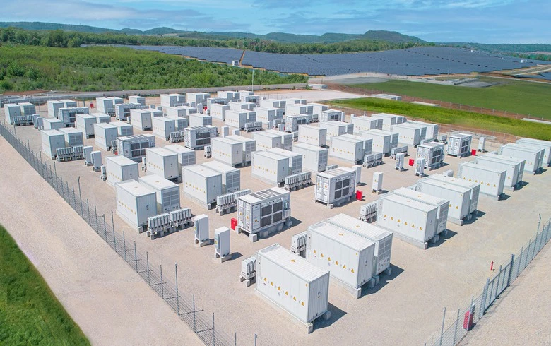 Axpo та Advance Green Energy підписали угоду про хеджування ризиків для найбільшої в Болгарії електростанції з низьким рівнем енергоспоживання (BESS).