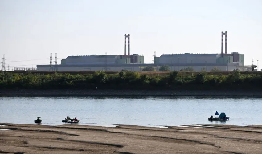 Дунай тимчасово припинив міліти: Угорщина уникнула повної зупинки АЕС «Пакш» на кілька міліметрів